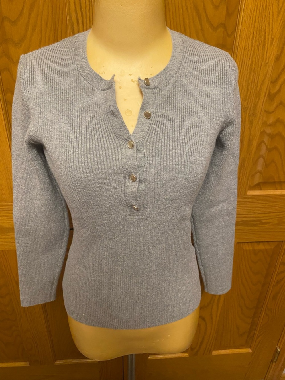 Abercrombie & Fitch Gray Ribbed Snap-Front Henley